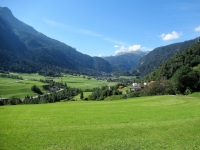 La Val Schons con l'abitato di Andeer sullo sfondo